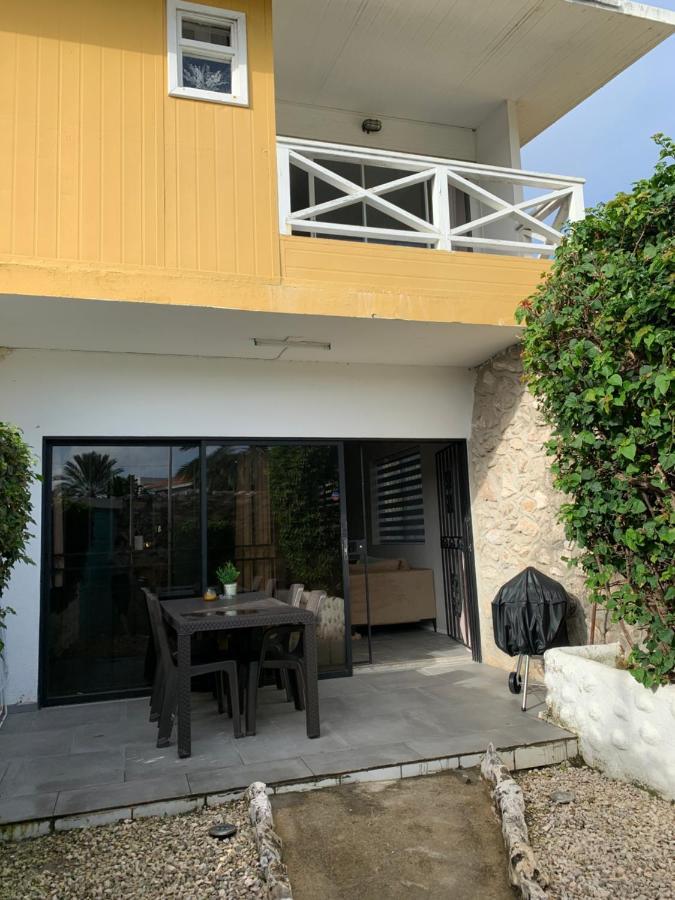 Casa Di Caribe - Beach House Виллемстад Экстерьер фото