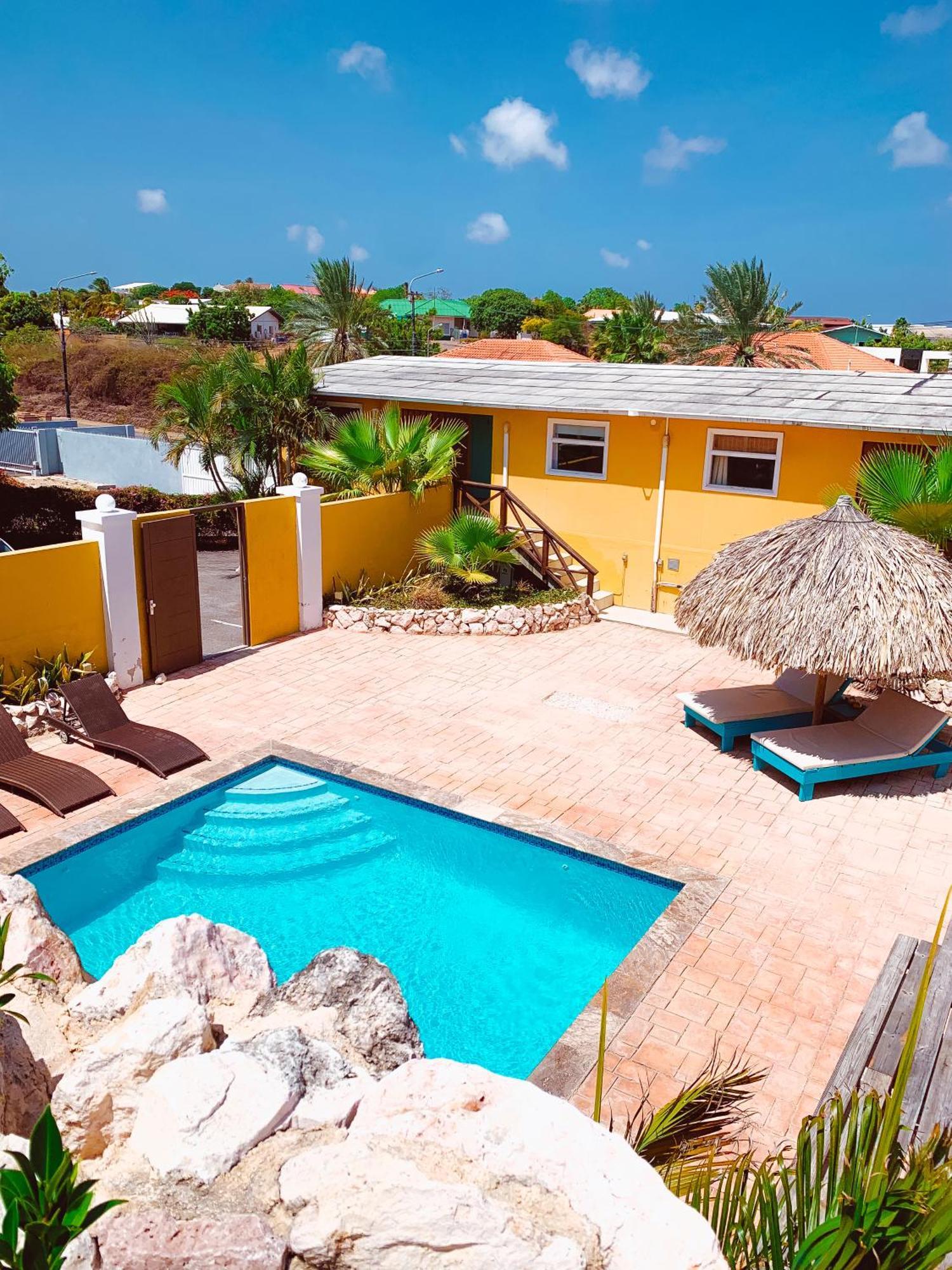 Casa Di Caribe - Beach House Виллемстад Экстерьер фото